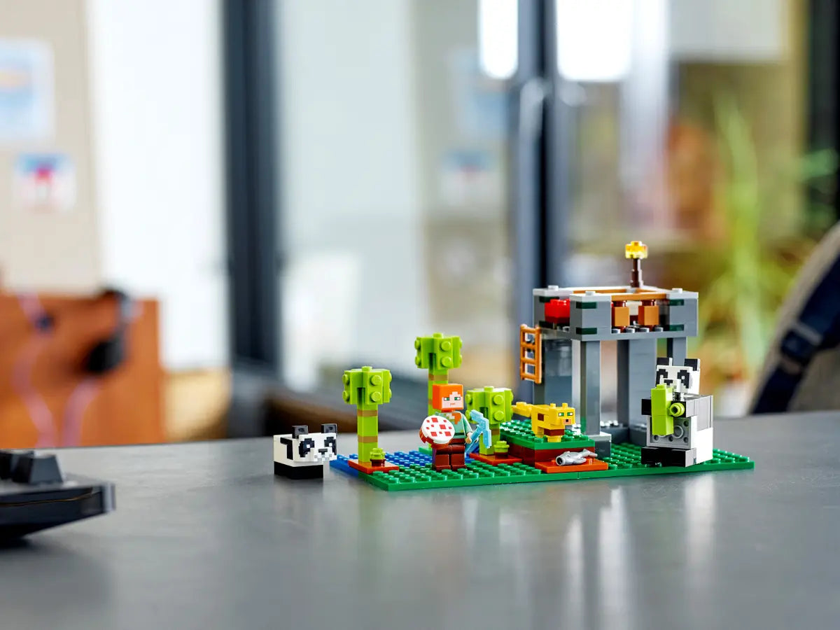 LEGO Minecraft Der Panda-Kindergarten (21158)